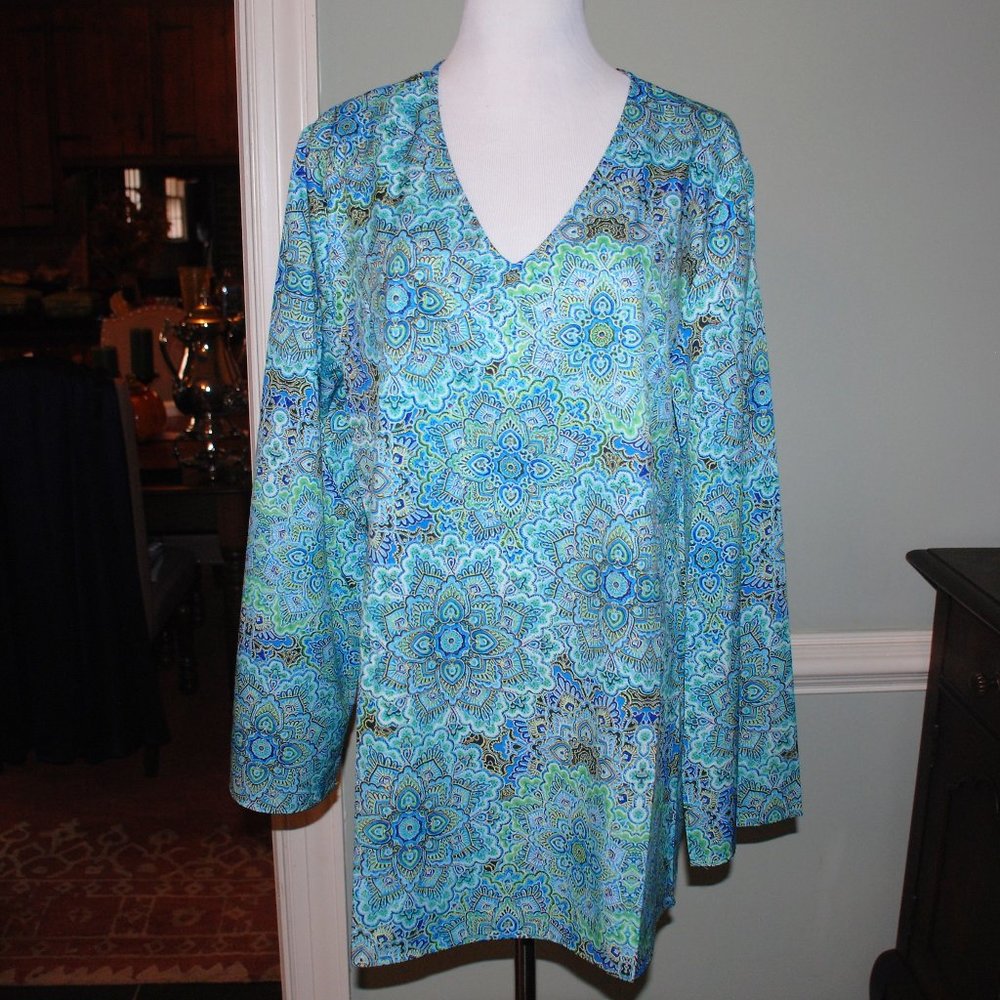 NWT Simply Beautiful Print Tunic
